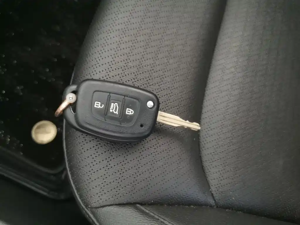 Hyundai Elantra — миниатюра 9