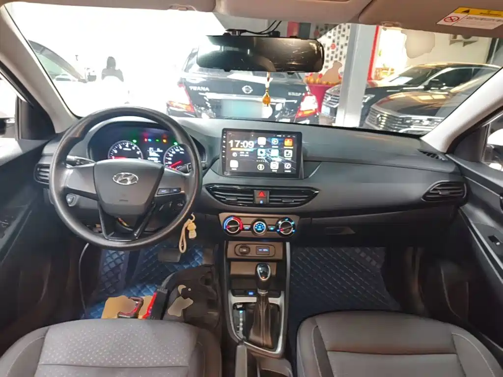 Hyundai Elantra — миниатюра 10