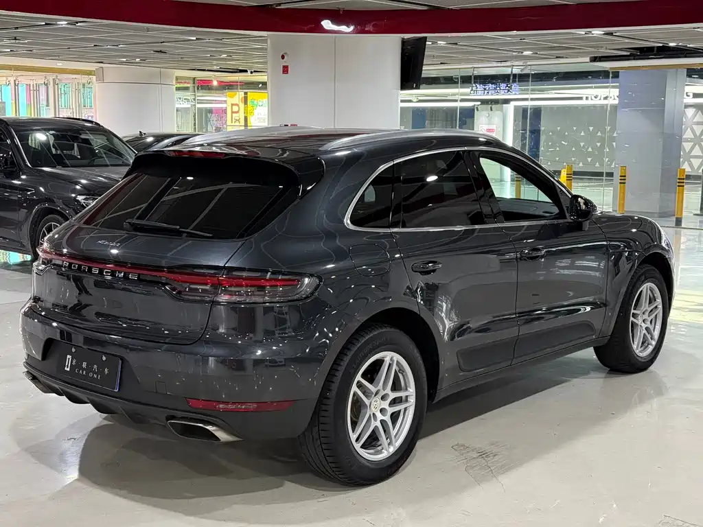 Porsche Macan — миниатюра 9