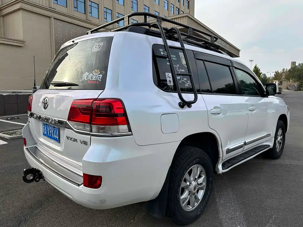 Toyota Land Cruiser 2010 4.7L AT VX