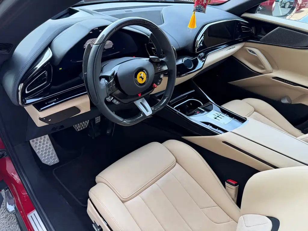 Ferrari Purosangue 2023 6.5L V12