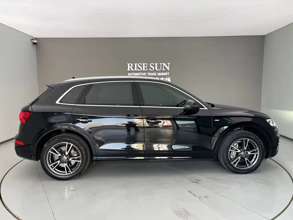 Audi Q5L — миниатюра 8