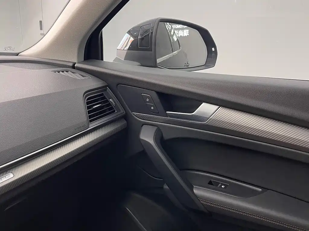 Audi Q5L — миниатюра 30