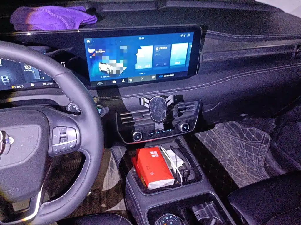 Ford Edge — миниатюра 6