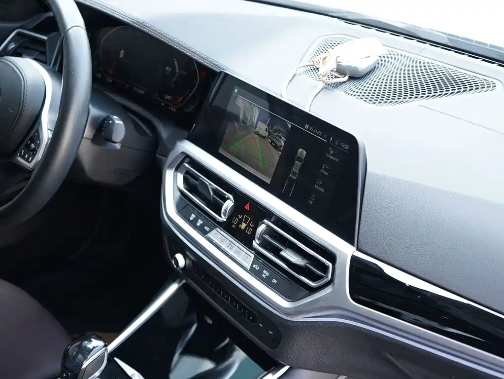 BMW 3 Series — миниатюра 10