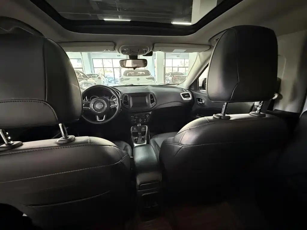 Jeep Compass — миниатюра 4