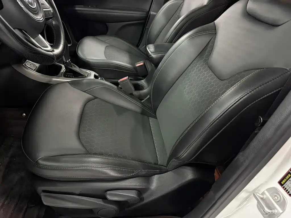Jeep Compass — миниатюра 11