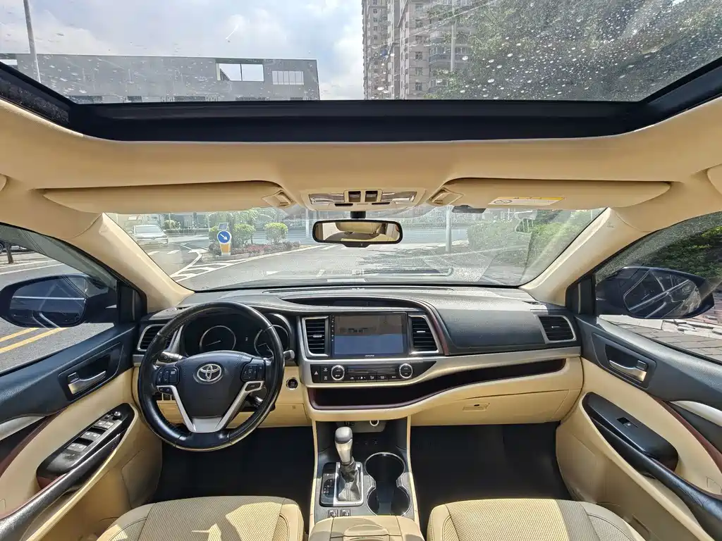 Toyota Highlander — миниатюра 9
