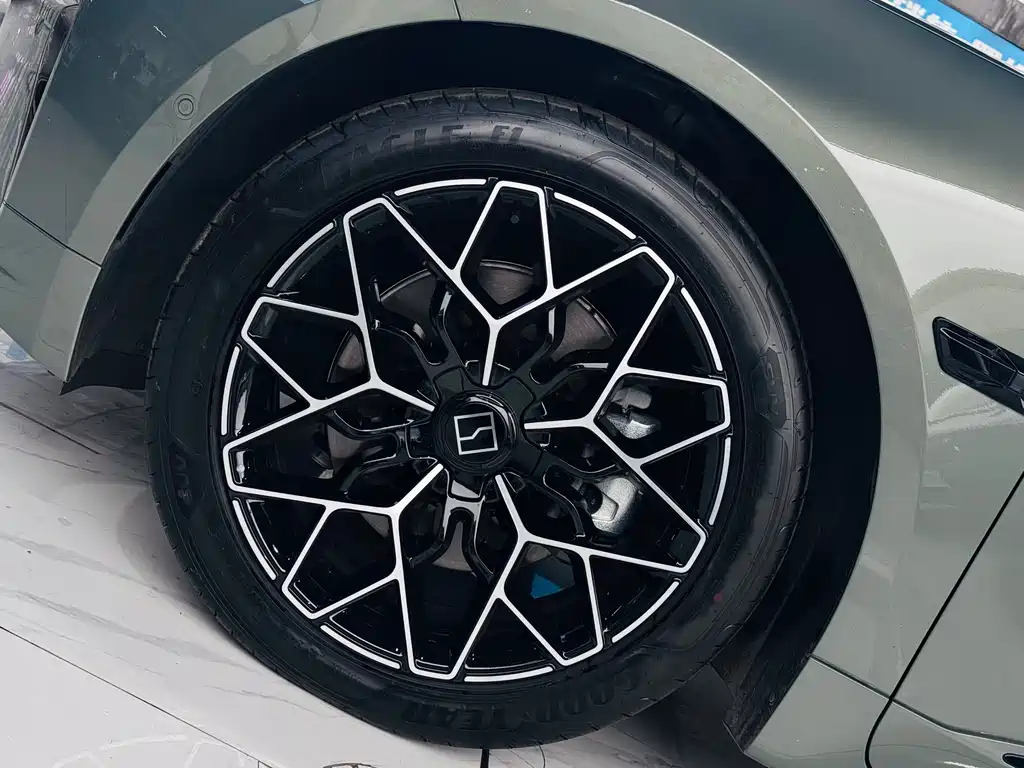 ZEEKR EXTREME KRYPTON 001