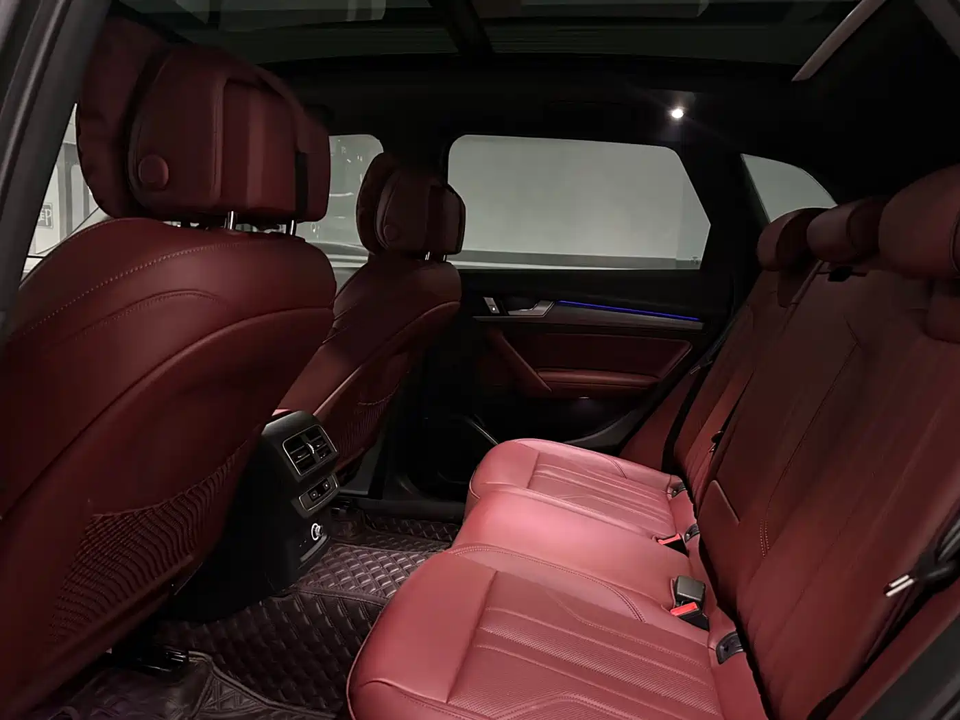 Audi Q5L id 4589484 из Китая 8