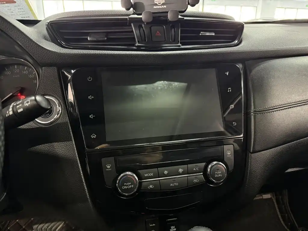 Nissan X-Trail — миниатюра 19