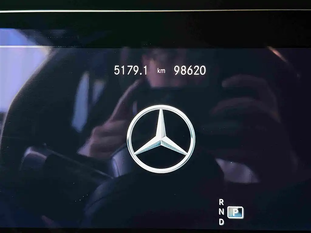 Mercedes-Benz E-Class — миниатюра 17