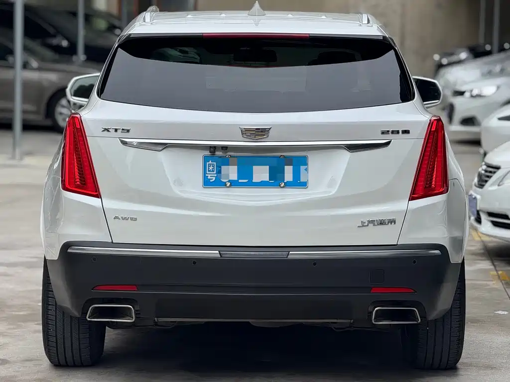 CADILLAC XT5
