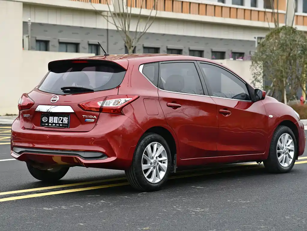 Nissan Tiida — миниатюра 16