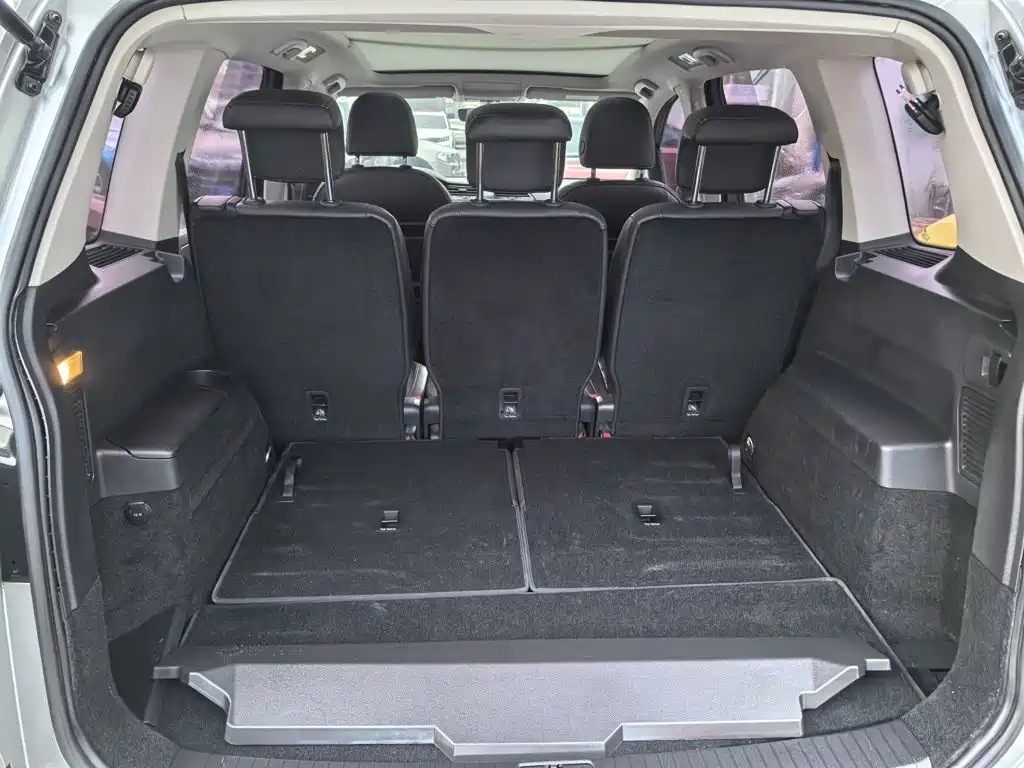 Volkswagen Touran — миниатюра 18