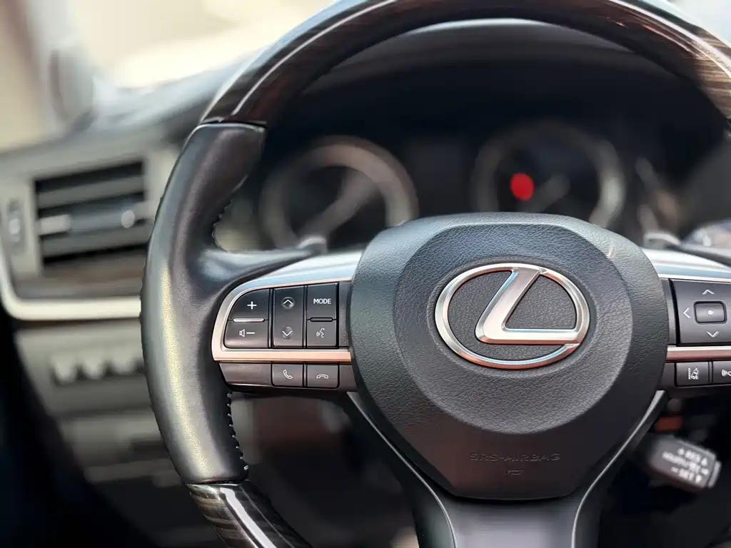 Lexus LX — миниатюра 11