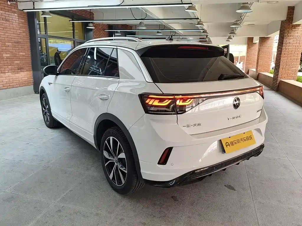 Volkswagen T-Roc — миниатюра 3