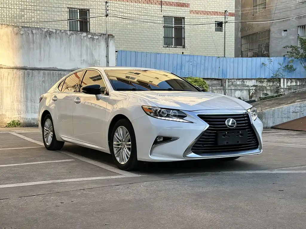 Lexus ES — миниатюра 3