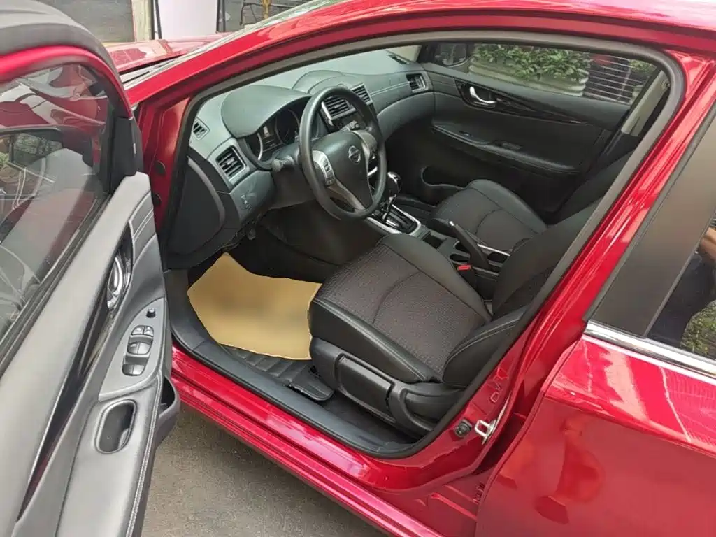 Nissan Tiida — миниатюра 16