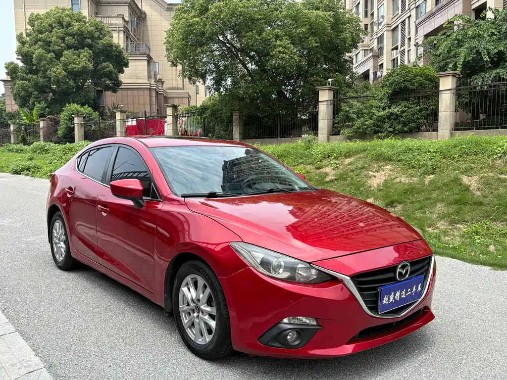 Mazda Mazda3 3 2016 1.5L AT Luxury