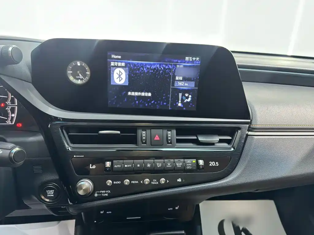 Lexus ES — миниатюра 14