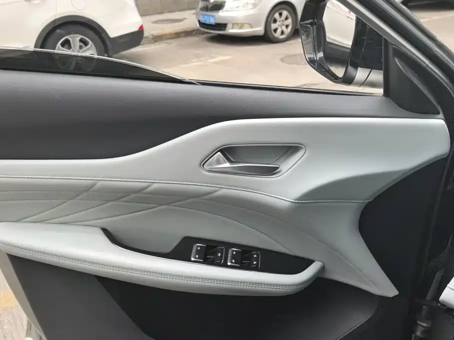 Changan UNI-Z New Energy — миниатюра 7
