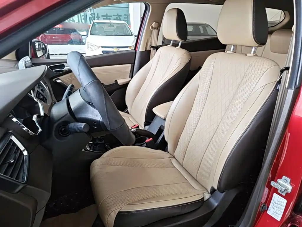 Baojun 310W — миниатюра 15