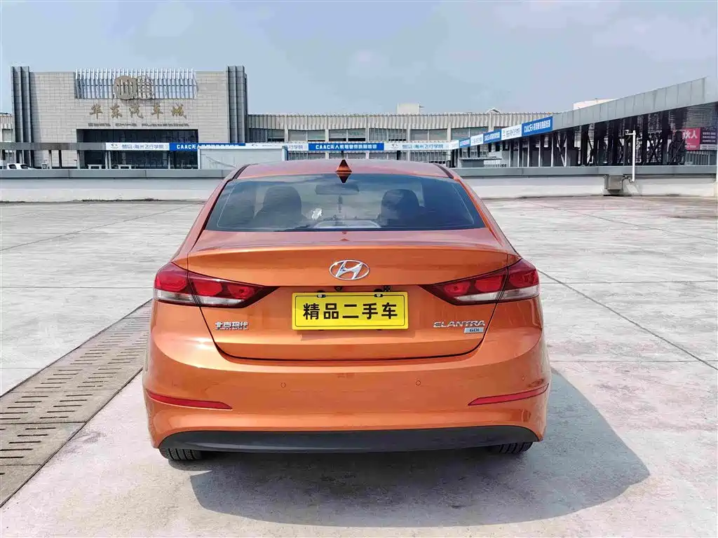 Hyundai Elantra — миниатюра 4