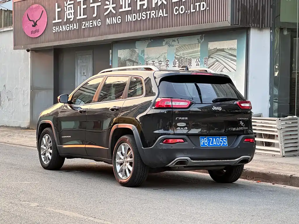Jeep Cherokee — миниатюра 5