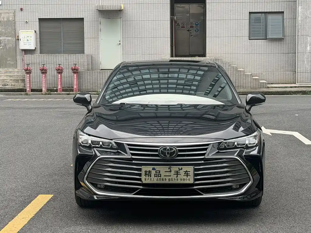 Купить Toyota Avalon