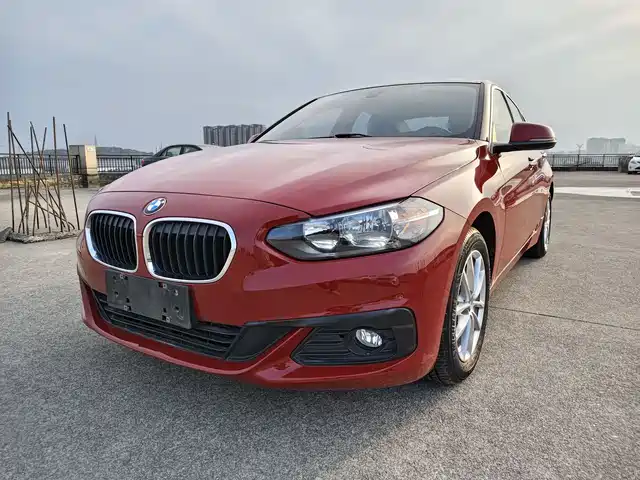 BMW 1 SERIES