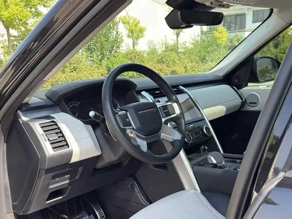 Land Rover Discovery 2023 360PS R-Dynamic S