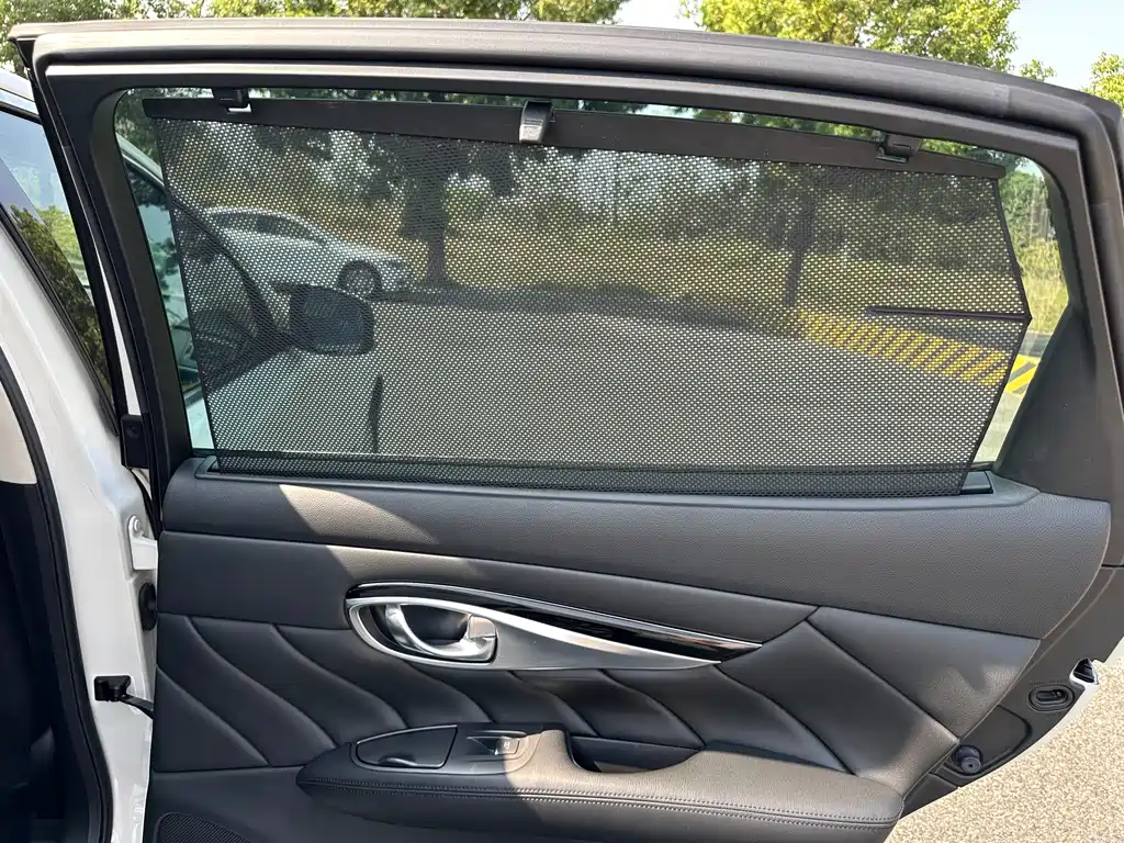 Infiniti Q70 — миниатюра 17
