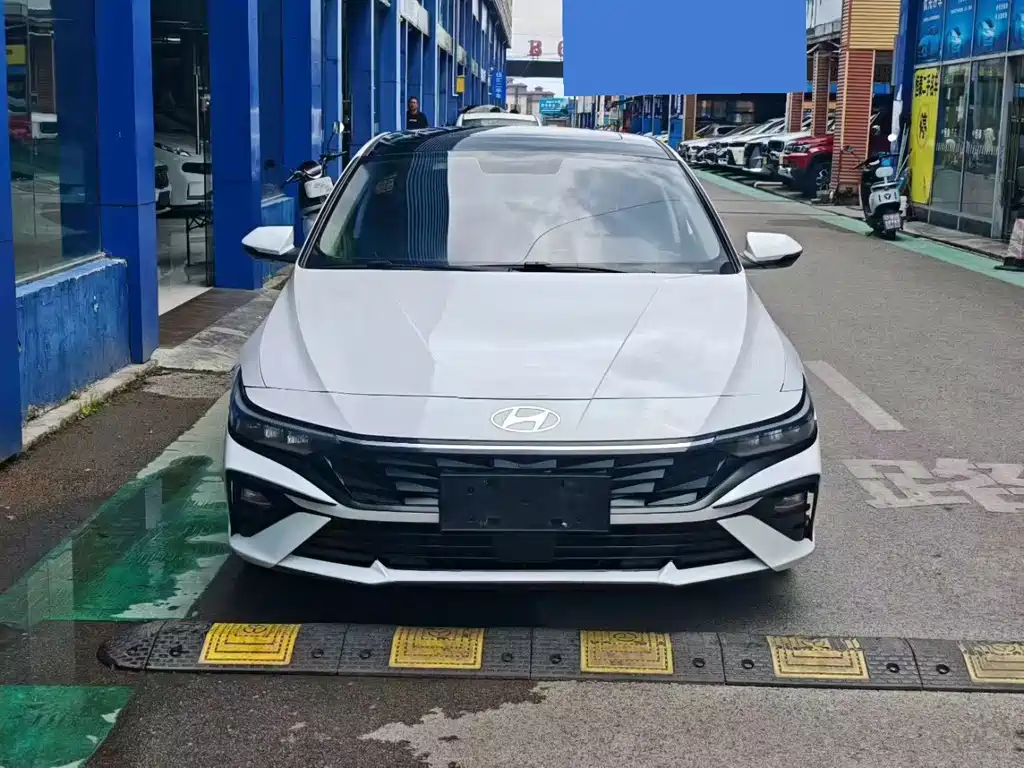 Hyundai Elantra — миниатюра 2