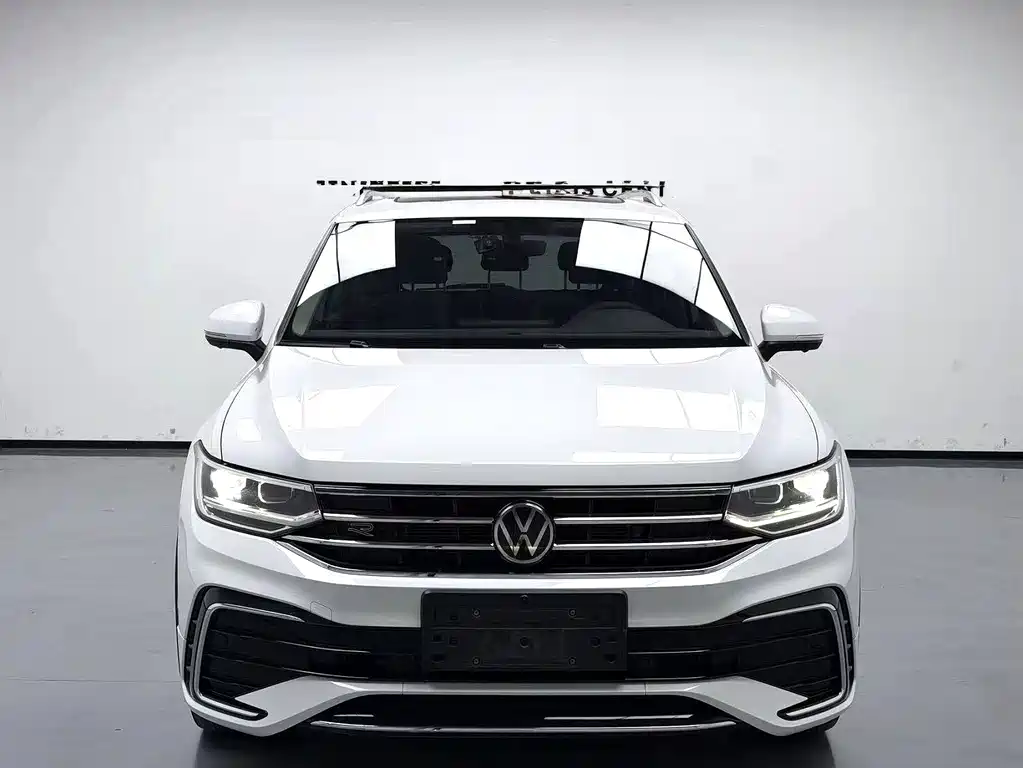 Volkswagen Tiguan L — миниатюра 2