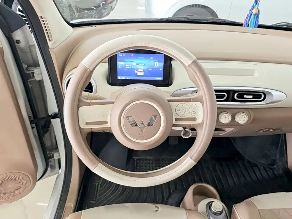 Wuling MINIEV — миниатюра 11