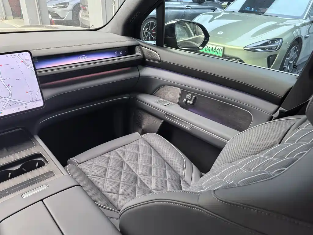 NIO ES8 2026 мест Executive Luxury