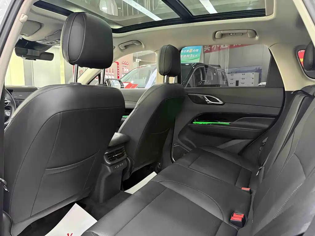 Hongqi Hongqi HS3 PHEV — миниатюра 5