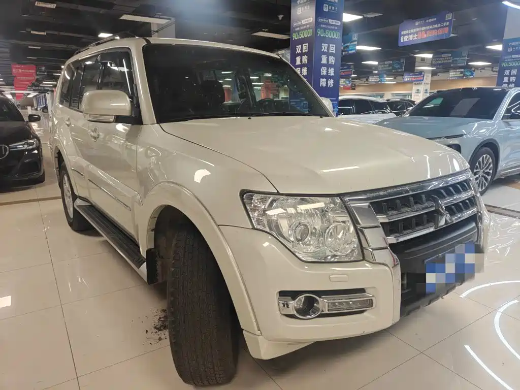 Mitsubishi Pajero (Import) — миниатюра 2