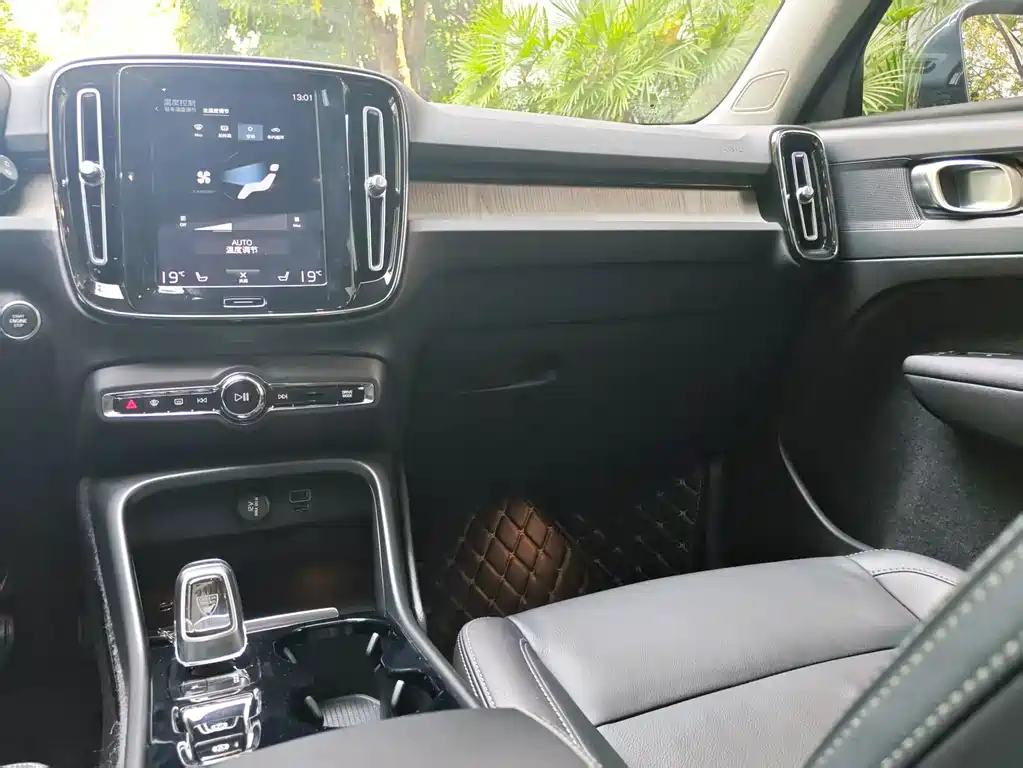 Volvo XC40 — миниатюра 17
