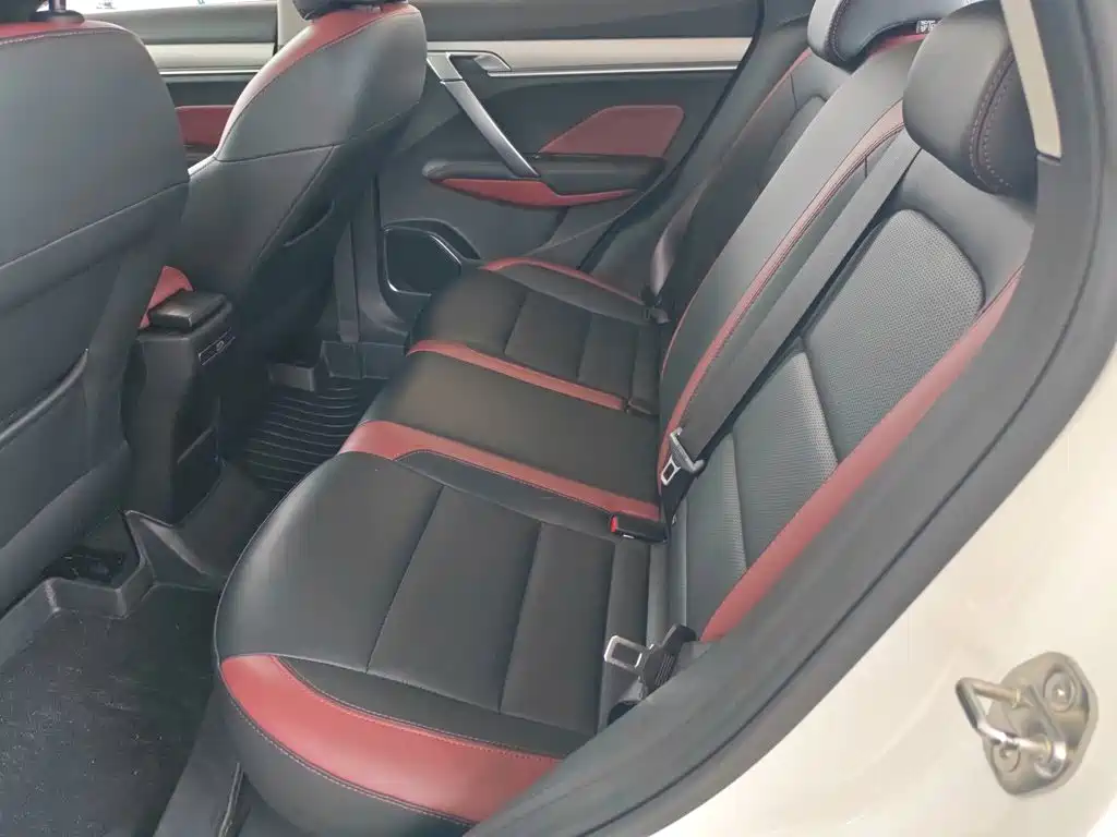 Geely Binyue — миниатюра 13