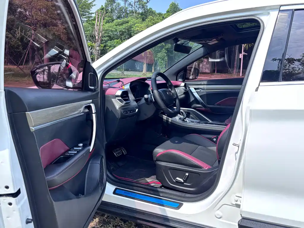 Geely Binyue — миниатюра 14