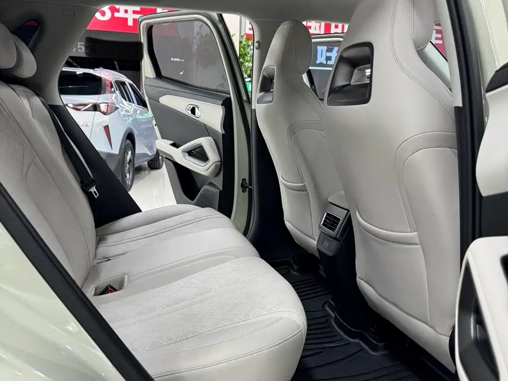 BYD Yuan UP — миниатюра 19