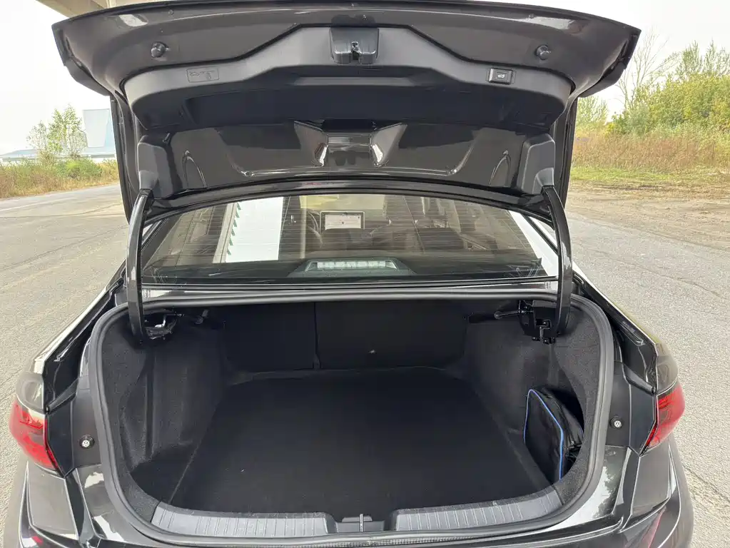 Volkswagen Sagitar — миниатюра 14