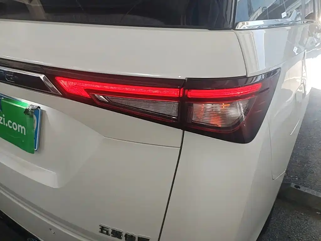 Wuling Jiachen — миниатюра 8