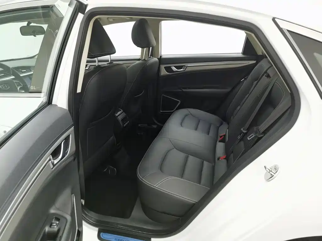 Geely Emgrand GL — миниатюра 15