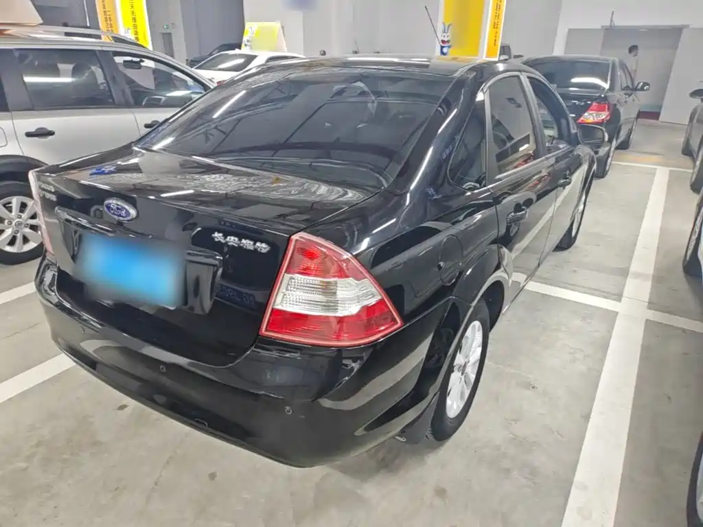 Ford Focus 2013 1.8L AT