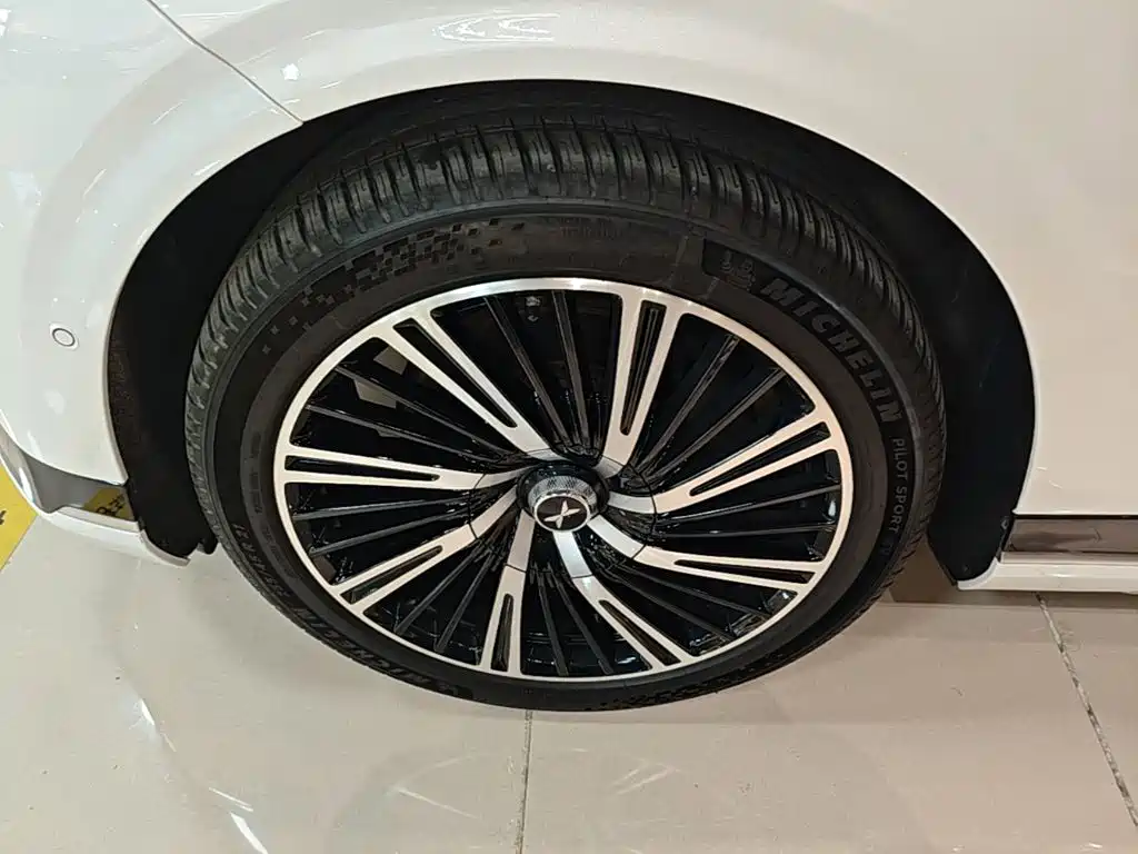 XPeng G9 — миниатюра 23