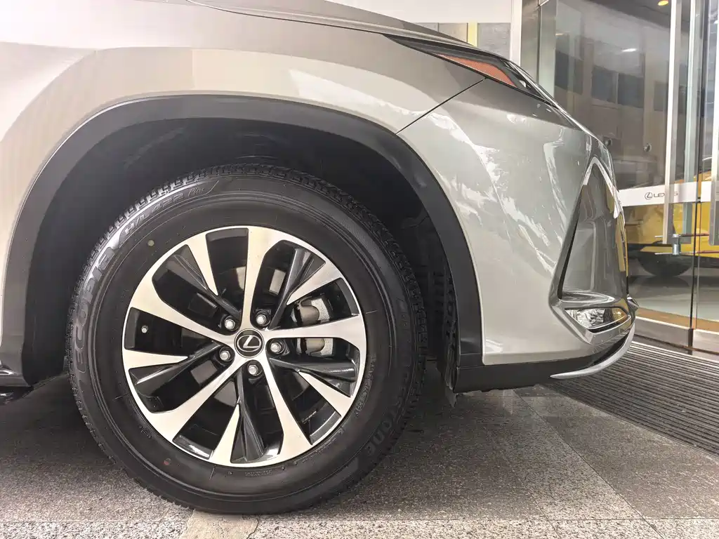 Lexus RX — миниатюра 7
