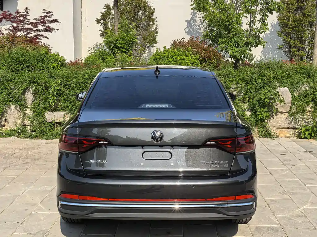 Volkswagen Sagitar 2024 300TSI DSG